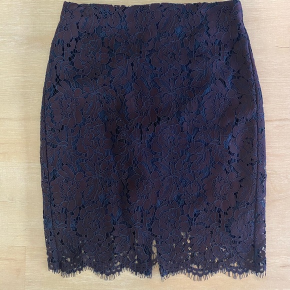 Banana Republic Lace Skirt - Picture 1 of 4